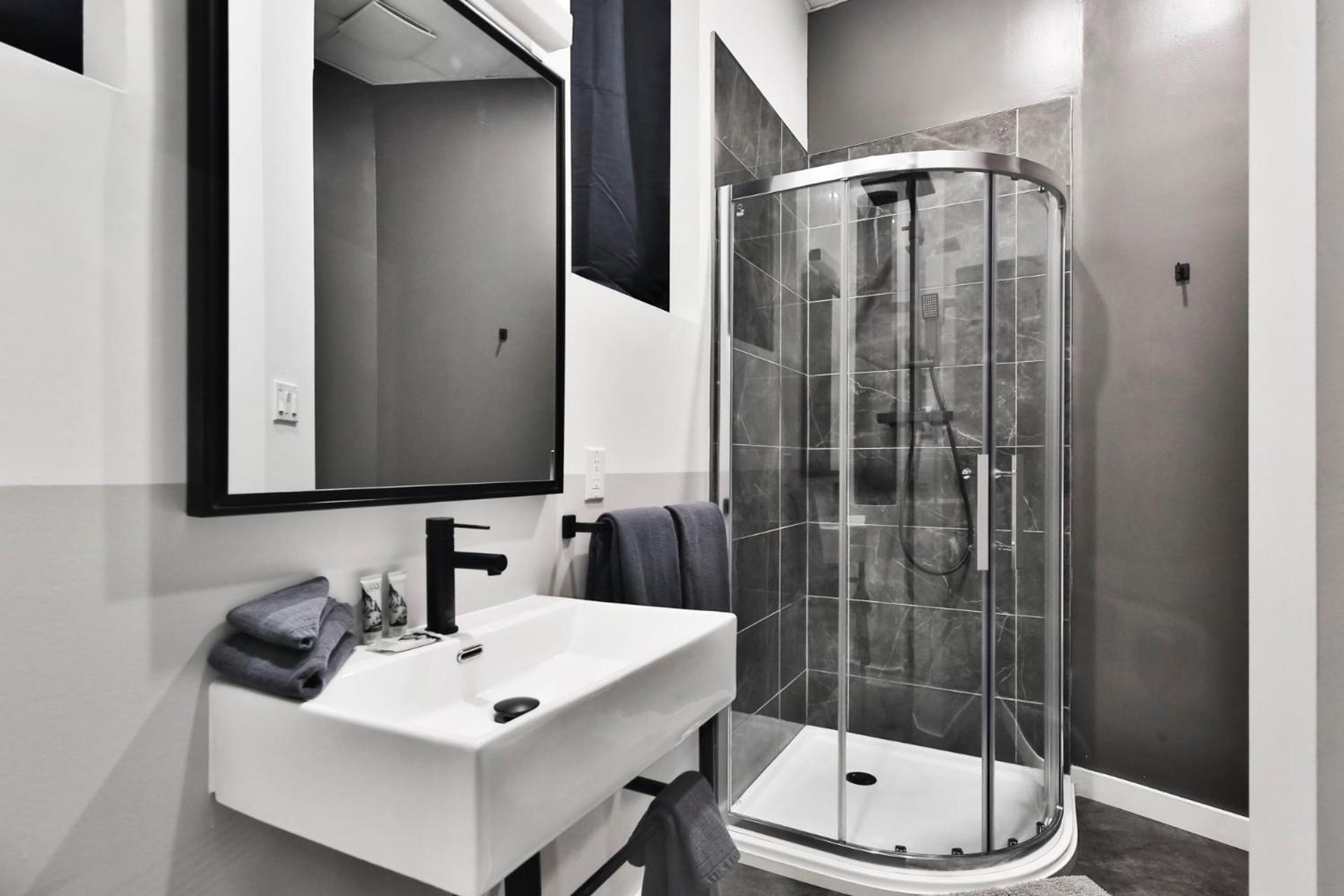 Pod Hotel Montreal Exterior foto